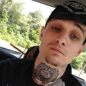 Meet your Posher, Derick